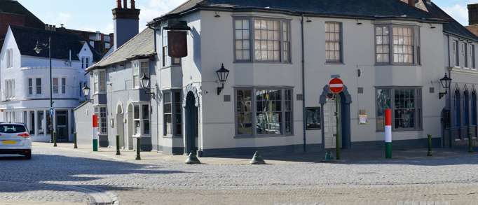 2. Go shopping on the Causeway