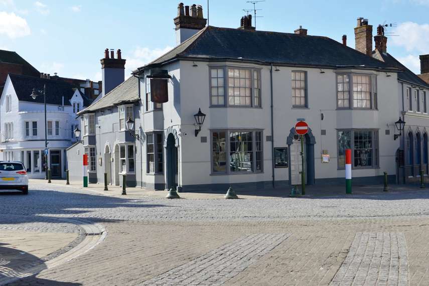 2. Go shopping on the Causeway