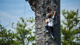 Climbing wall