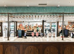 View of the pub at J D Wetherspoon at Cleethorpes Beach
