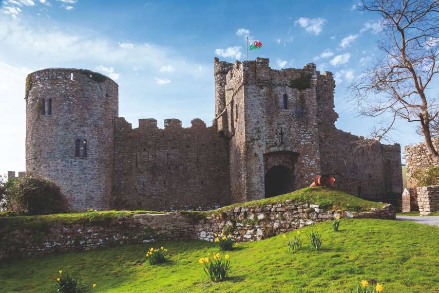 Lydstep Haven to Manorbier Castle