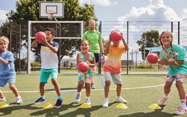 Playing as a team at Activikids