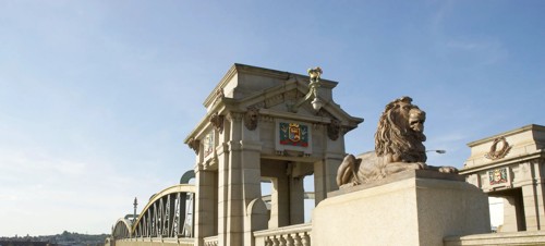 1. Enter the city in style by crossing the Rochester Bridge