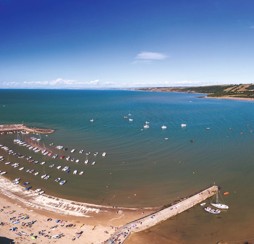 Cei Bach (Little Quay) Beach