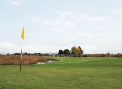 9-hole golf course with sea views at Seton Sands