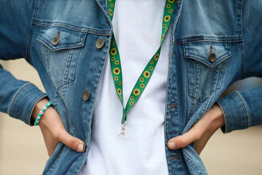 How the Sunflower lanyard works