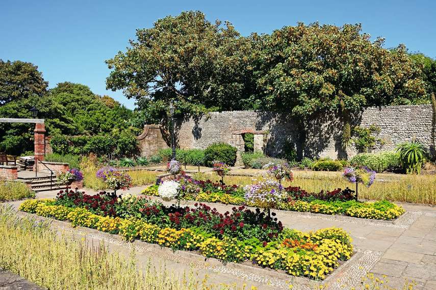 2. Connaught Gardens 