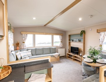 Why book a hot tub lodge at Golden Sands?