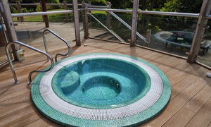 The outdoor spa bath at The Lakes Spa at Far Grange