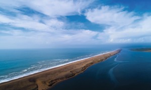 Coastal path walk to Chesil bank