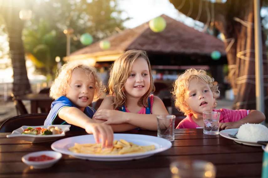 3 Best places to eat with kids aged 4-11 in Cornwall 