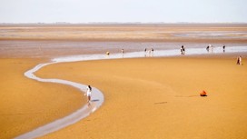 A walk on Cleethorpes Beach